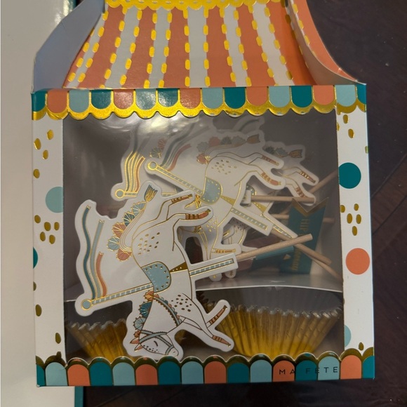 NWT, MA FÊTE, Fun Fair Cupcake Kit, pack of 16 - Picture 4 of 4